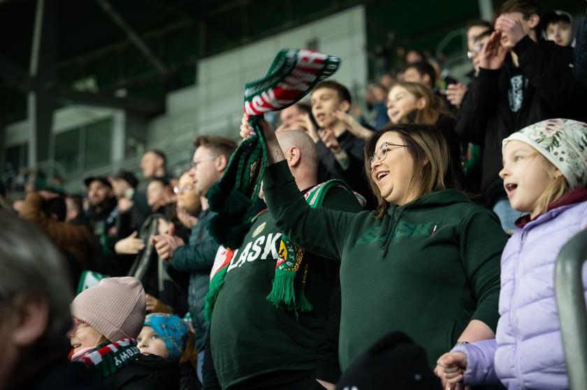 Kibice na meczu Śląska z Widzewem (2 marca 2024) na Tarczyński Arenie